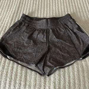 Lululemon Hotty Hot LR Short 4” *lined